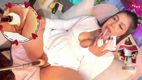 INDEPENDENT MODEL  ITS JUST YOU  ME online show from January 24, 2025, 5:11 pm