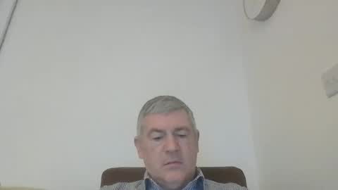 Snapshot of she52 chatting on January 9, 2025, 4:39 pm she52 online show from January 9, 2025, 4:39 pm