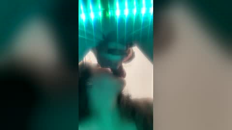 Snapshot of shelbsss17 chatting on April 5, 2026, 5:21 pm shelbsss17 online show from April 5, 2026, 5:21 pm