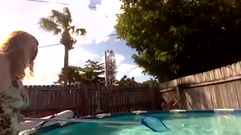 Red online show from October 13, 2025, 7:47 pm