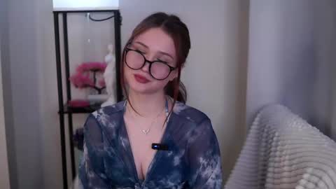 Lina online show from February 12, 2026, 1:50 pm