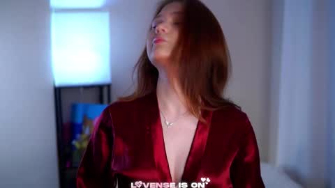 Lina online show from March 8, 2026, 12:42 pm