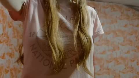 Erika online show from November 22, 2025, 3:49 am