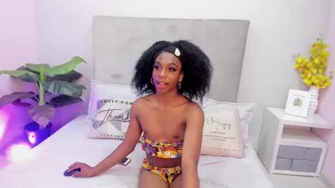 shelsy_issy online show from November 14, 2025, 8:51 pm