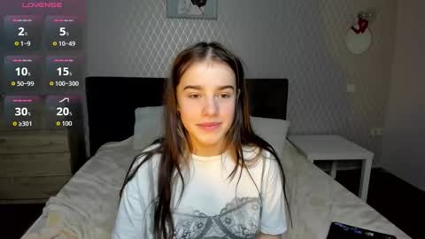 ShelyMoon online show from September 30, 2025, 3:17 pm