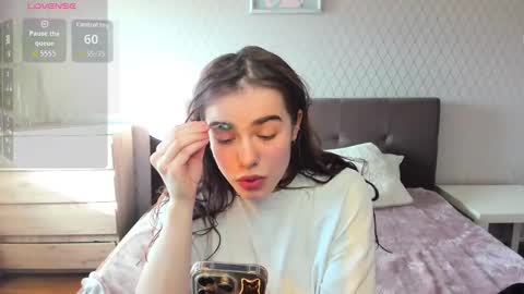 ShelyMoon online show from October 18, 2025, 12:39 pm
