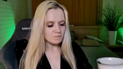 Snapshot of sherributlers chatting on June 29, 2026, 5:14 am Sweet Sherri online show from June 29, 2026, 5:14 am