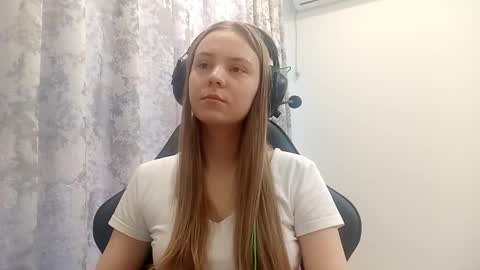 Snapshot of sherrylkeep chatting on December 21, 2025, 6:09 am Lisa online show from December 21, 2025, 6:09 am