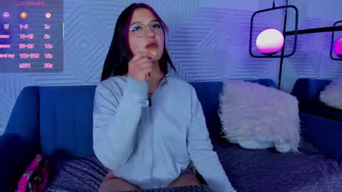 mia online show from February 11, 2025, 11:21 am