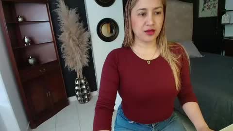 sheryl_jones online show from May 8, 2026, 12:54 pm