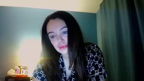 Vikki online show from November 21, 2025, 7:34 pm