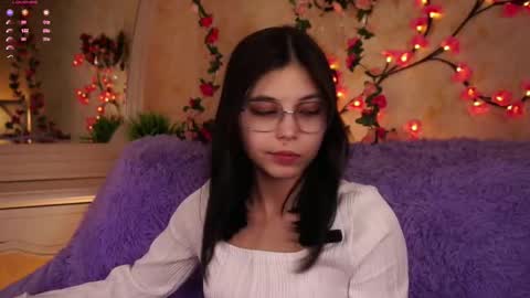 Iris online show from November 11, 2025, 12:38 pm