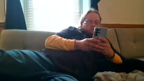 Snapshot of shifty885 chatting on November 9, 2025, 7:45 pm shifty885 online show from November 9, 2025, 7:45 pm