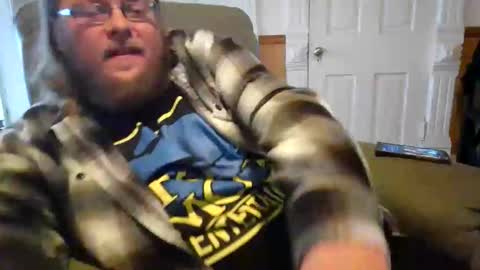 Snapshot of shifty885 chatting on February 9, 2026, 7:18 pm shifty885 online show from February 9, 2026, 7:18 pm