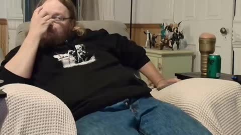 Snapshot of shifty885 chatting on May 13, 2026, 11:00 pm shifty885 online show from May 13, 2026, 11:00 pm