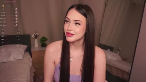 Mia online show from November 29, 2025, 4:43 pm