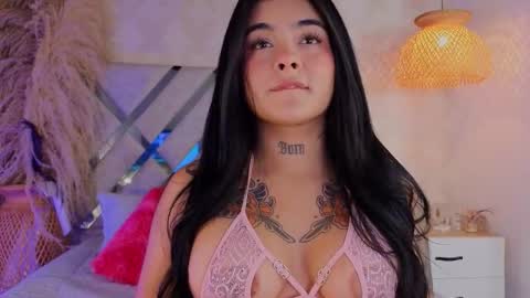 shimmer_lure online show from November 15, 2025, 8:38 pm