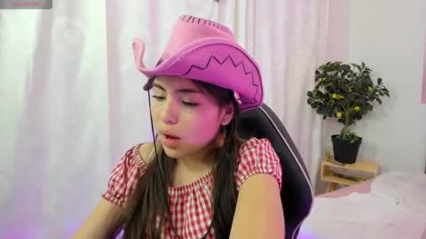 shinedark_tay online show from November 10, 2025, 6:07 pm