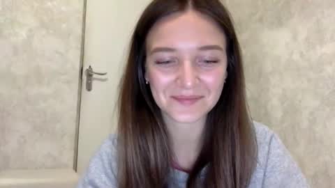 Jesica online show from October 14, 2025, 8:20 pm