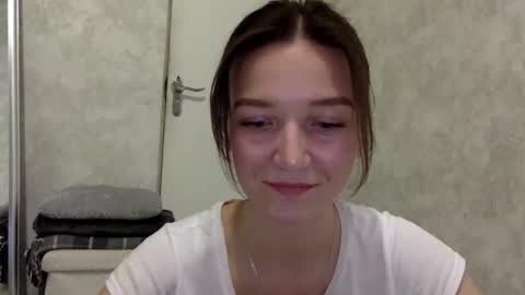 Jesica online show from November 13, 2025, 9:47 pm