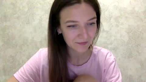 Snapshot of shining_pearl chatting on June 19, 2026, 6:45 pm Jesica online show from June 19, 2026, 6:45 pm
