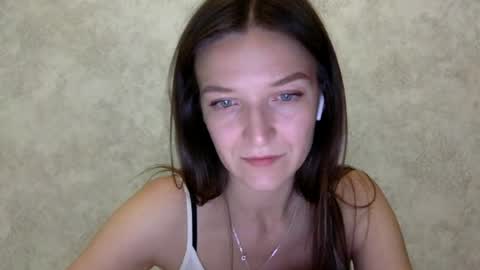 Snapshot of shining_pearl chatting on July 4, 2026, 8:59 pm Jesica online show from July 4, 2026, 8:59 pm