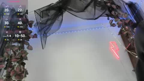 Crystal online show from October 14, 2025, 1:56 pm