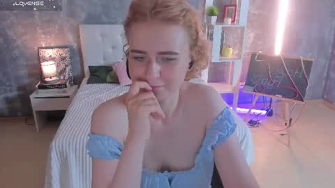 Snapshot of shiny_lisss chatting on August 5, 2026, 1:52 am Lisa online show from August 5, 2026, 1:52 am