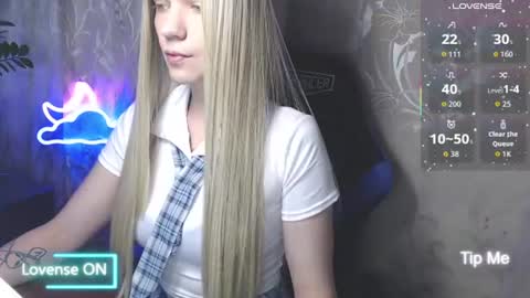 Snapshot of shiny_victoria chatting on June 14, 2026, 8:27 am Victoria online show from June 14, 2026, 8:27 am