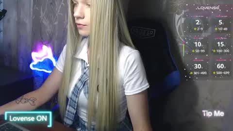 Snapshot of shiny_victoria chatting on July 25, 2026, 7:39 am Victoria online show from July 25, 2026, 7:39 am