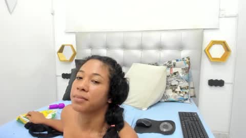 Snapshot of shira_sexylove chatting on January 5, 2025, 2:38 am shira_sexylove online show from January 5, 2025, 2:38 am
