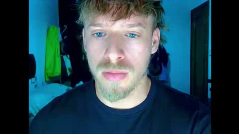 Cick Goreskin online show from December 4, 2025, 4:33 am