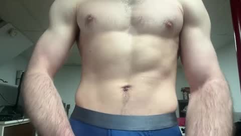 Snapshot of shirtlesshunk15 chatting on February 20, 2026, 7:10 am shirtlesshunk15 online show from February 20, 2026, 7:10 am