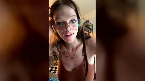 shivvedcl1tt online show from April 14, 2026, 7:42 pm