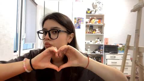 Marie online show from April 4, 2026, 2:14 pm