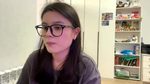 Snapshot of shontagrabowski chatting on May 3, 2026, 2:23 pm Marie online show from May 3, 2026, 2:23 pm