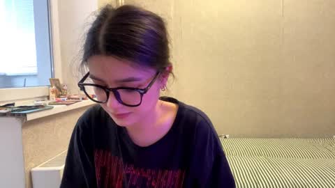 Snapshot of shontagrabowski chatting on May 21, 2026, 12:12 pm Marie online show from May 21, 2026, 12:12 pm