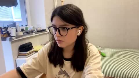 Marie online show from July 16, 2026, 1:39 pm
