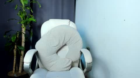 Snapshot of shooter_boy_ chatting on October 21, 2025, 3:18 am Shooter online show from October 21, 2025, 3:18 am