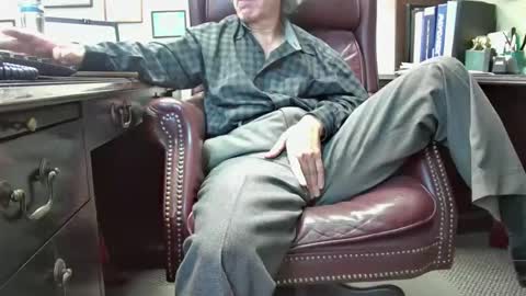 nikolas send dm for an appointment online show from November 5, 2025, 5:24 pm