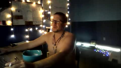 shortmel online show from May 14, 2026, 4:52 am