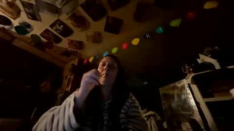 shorty920505 online show from May 19, 2026, 5:03 am
