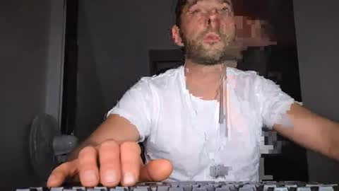 shouu516564 online show from November 25, 2025, 12:43 am