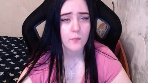 Snapshot of show_for_you chatting on December 4, 2024, 2:37 pm show_for_you online show from December 4, 2024, 2:37 pm