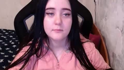 Snapshot of show_for_you chatting on December 4, 2024, 5:44 pm show_for_you online show from December 4, 2024, 5:44 pm