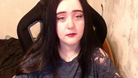 Snapshot of show_for_you chatting on December 23, 2024, 10:32 am show_for_you online show from December 23, 2024, 10:32 am