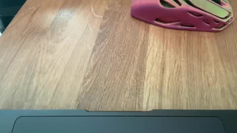 Snapshot of showflyer06 chatting on October 13, 2025, 6:52 pm showflyer06 online show from October 13, 2025, 6:52 pm