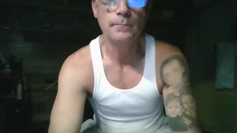 Snapshot of showingoff40 chatting on October 7, 2025, 10:23 am Red4040 online show from October 7, 2025, 10:23 am