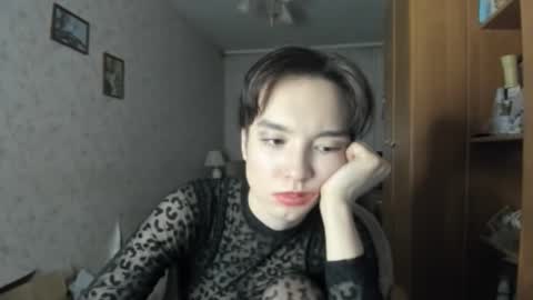 shtuchka2000 online show from November 30, 2025, 7:40 pm