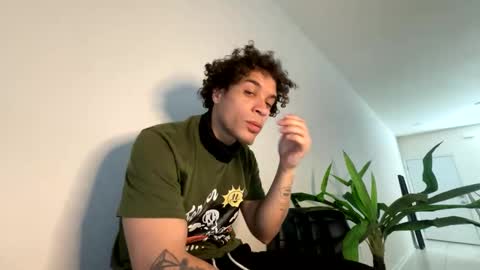 Snapshot of shurthingxx chatting on March 6, 2025, 3:24 pm shurthingxx online show from March 6, 2025, 3:24 pm